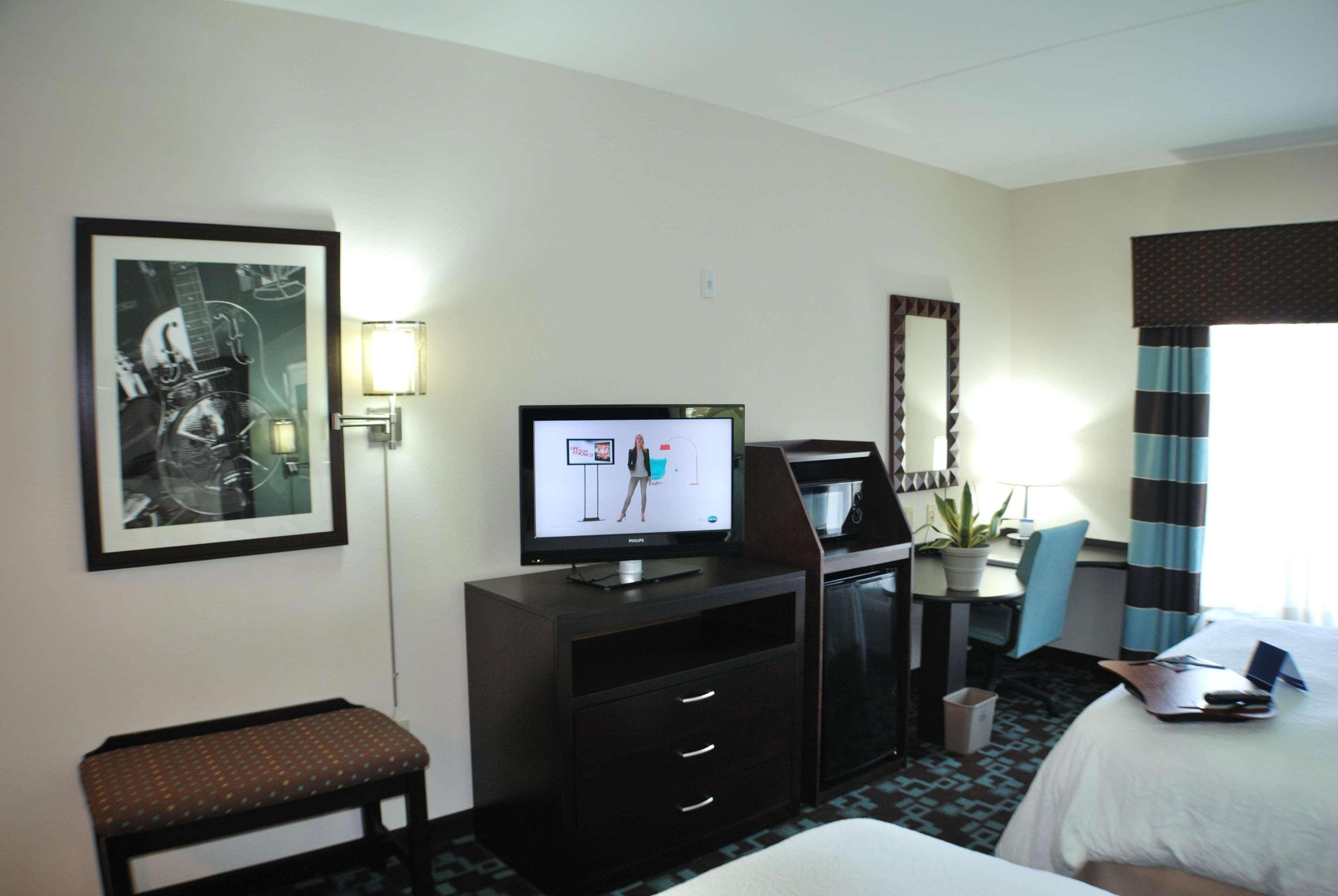 Hampton Inn & Suites Nashville At Opryland Стая снимка