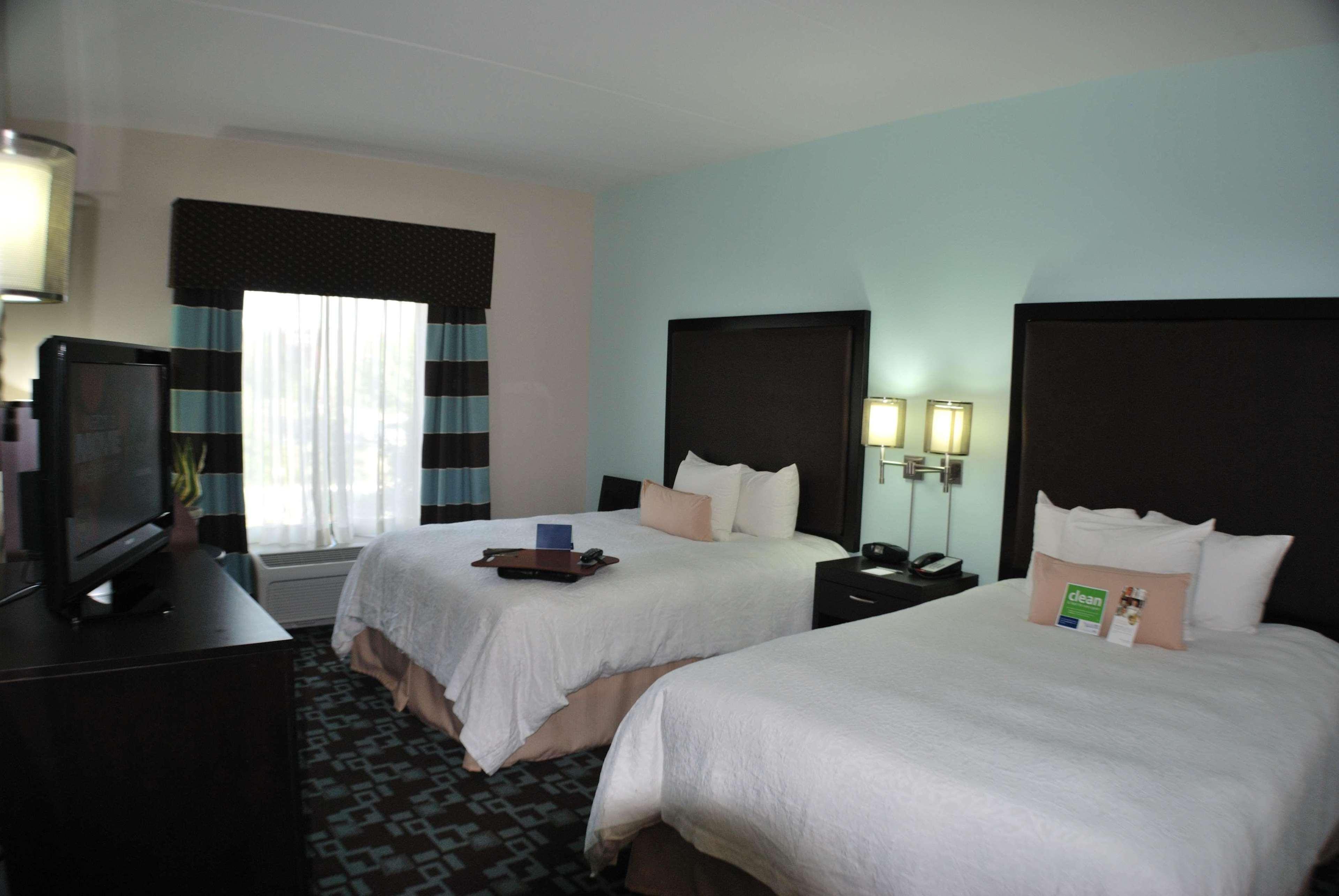 Hampton Inn & Suites Nashville At Opryland Стая снимка