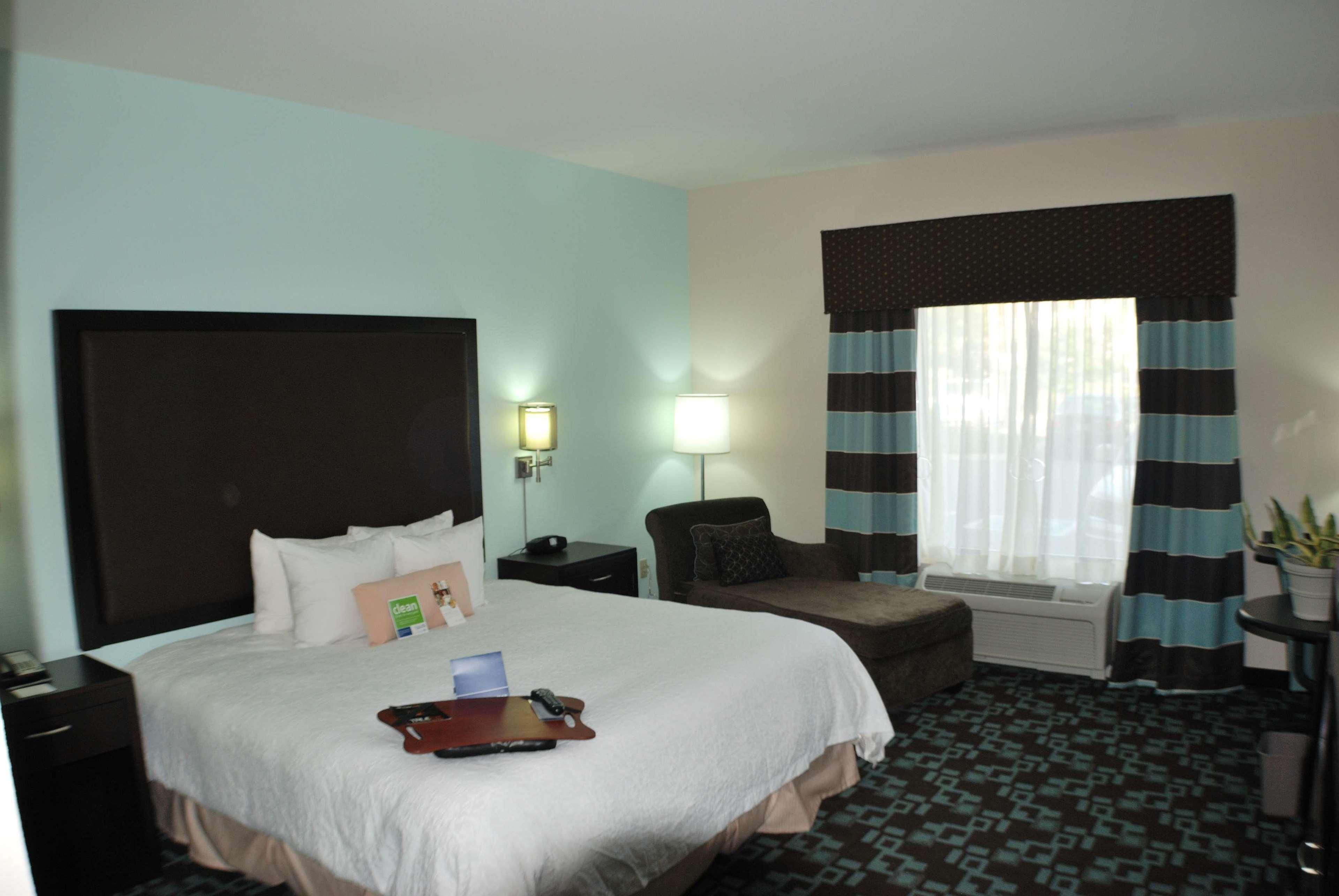 Hampton Inn & Suites Nashville At Opryland Стая снимка