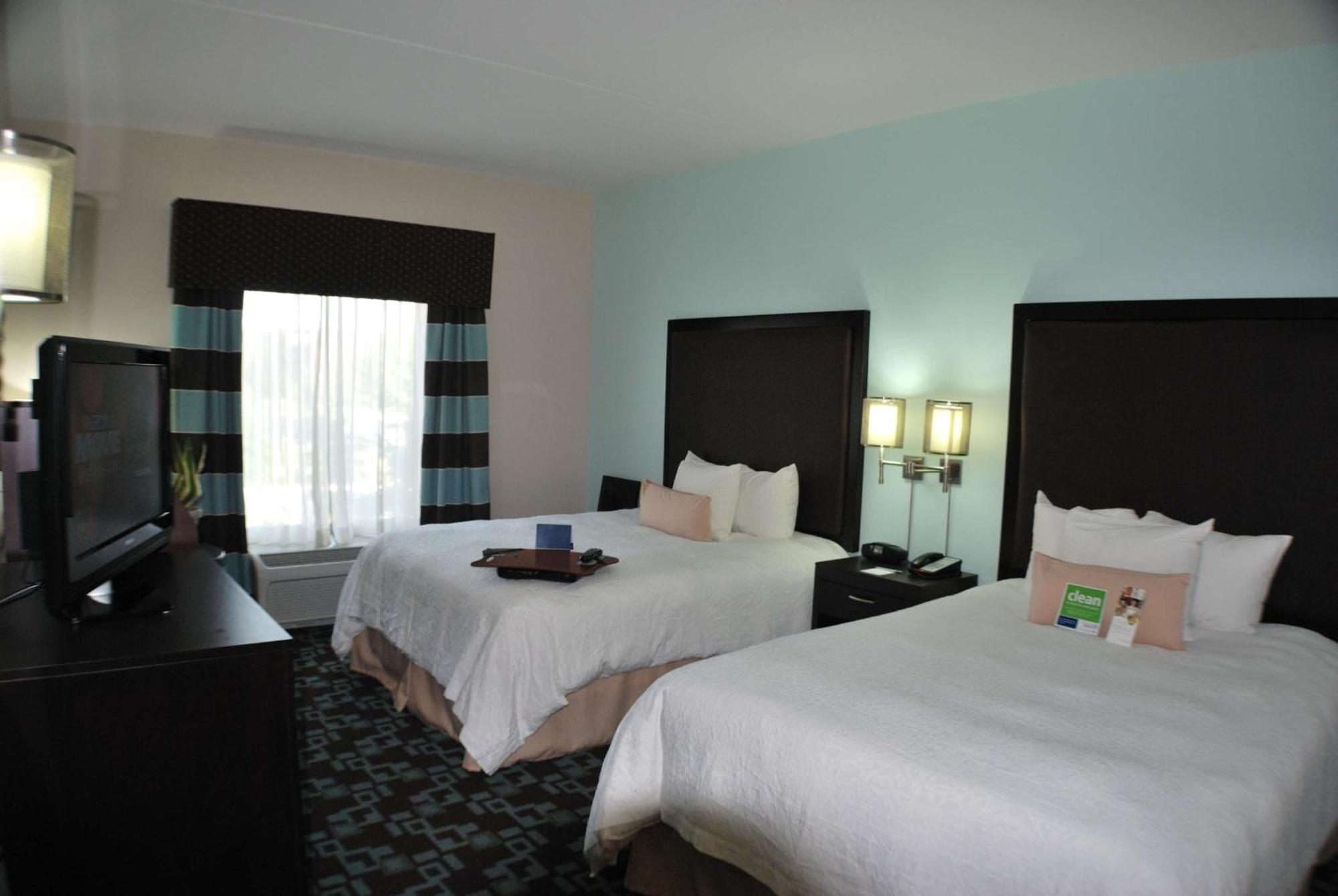 Hampton Inn & Suites Nashville At Opryland Екстериор снимка