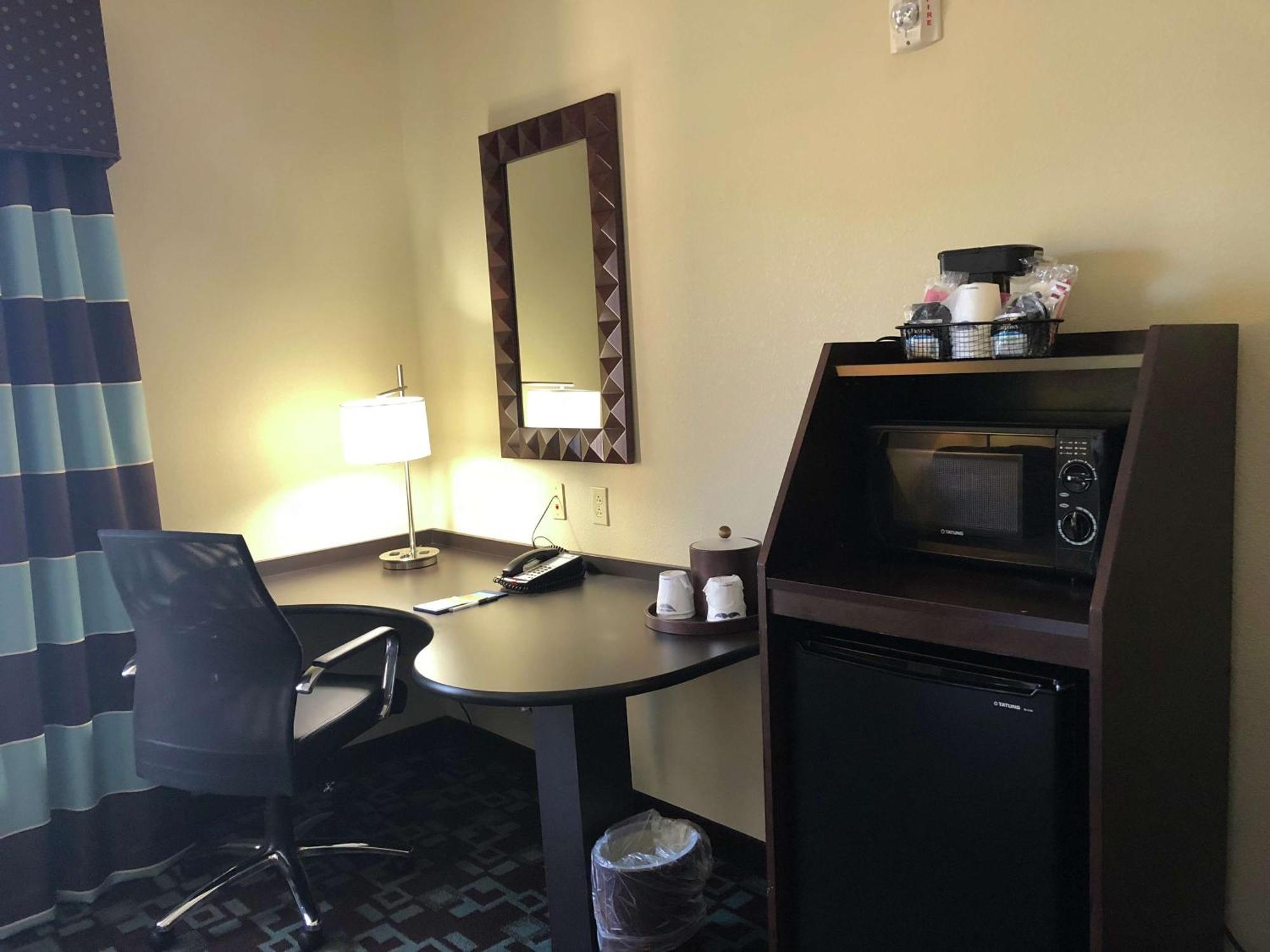 Hampton Inn & Suites Nashville At Opryland Екстериор снимка