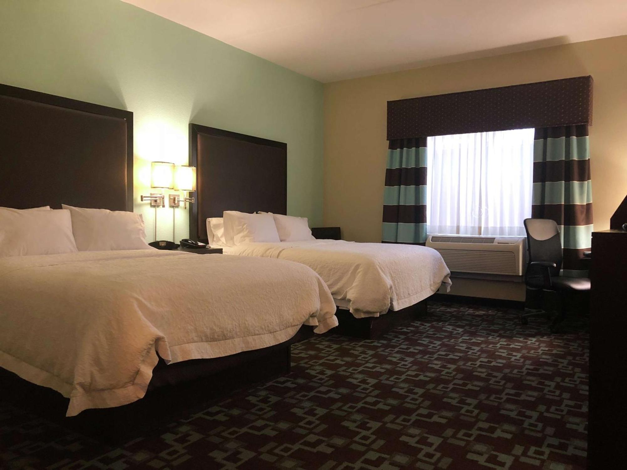 Hampton Inn & Suites Nashville At Opryland Екстериор снимка