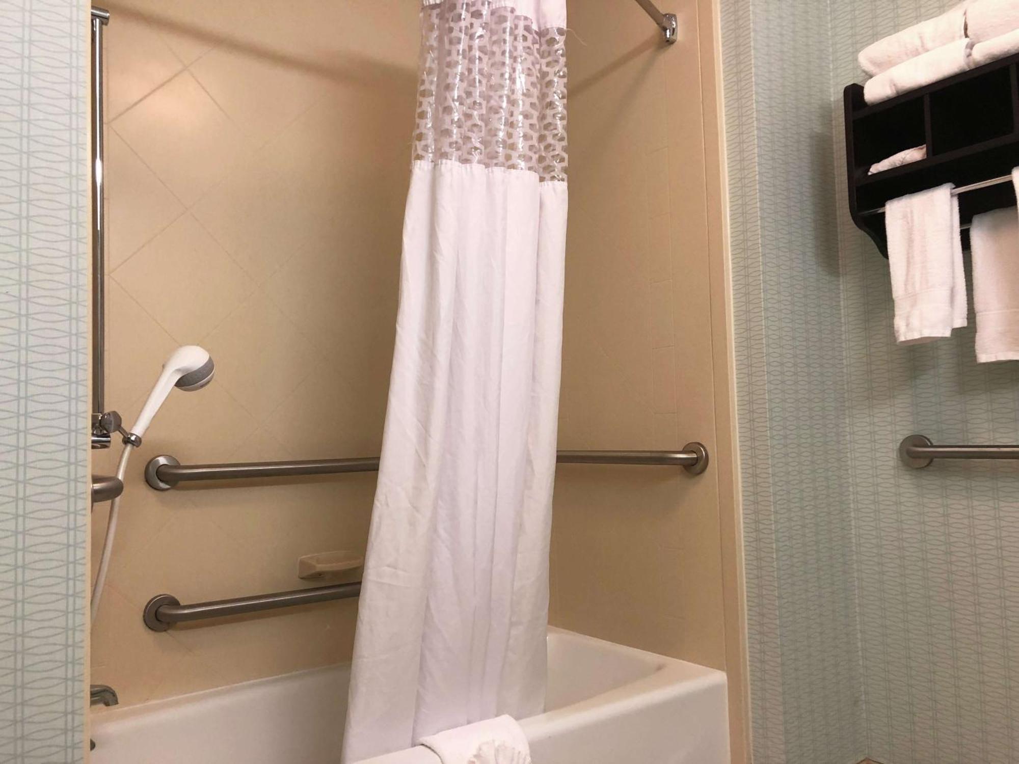 Hampton Inn & Suites Nashville At Opryland Екстериор снимка