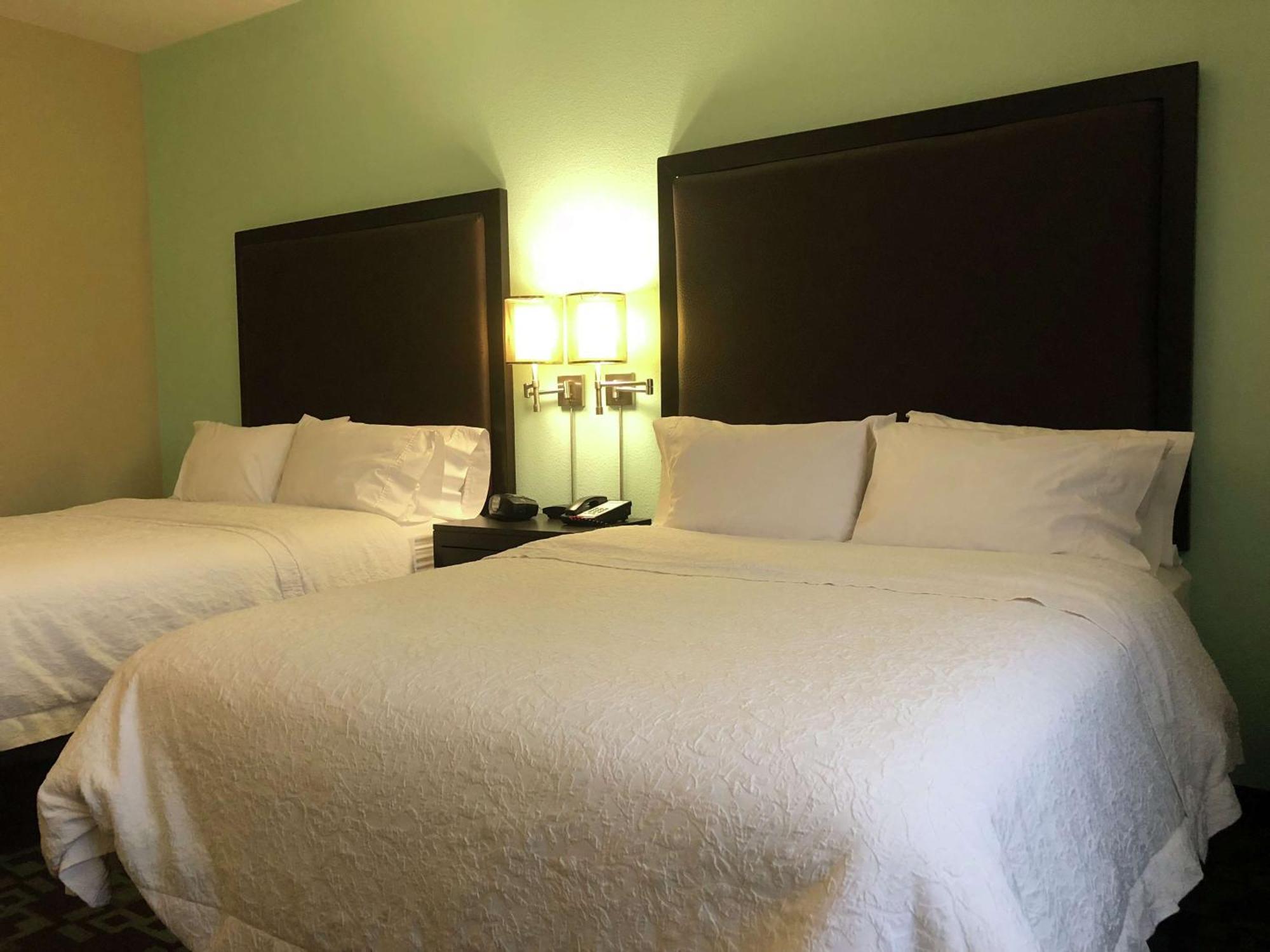 Hampton Inn & Suites Nashville At Opryland Екстериор снимка
