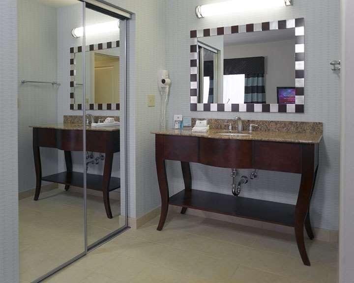 Hampton Inn & Suites Nashville At Opryland Стая снимка