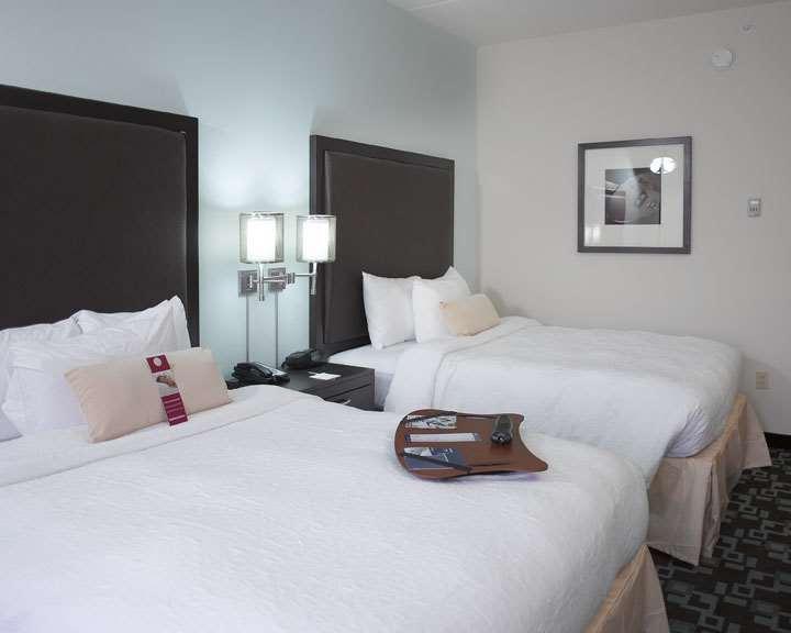 Hampton Inn & Suites Nashville At Opryland Стая снимка